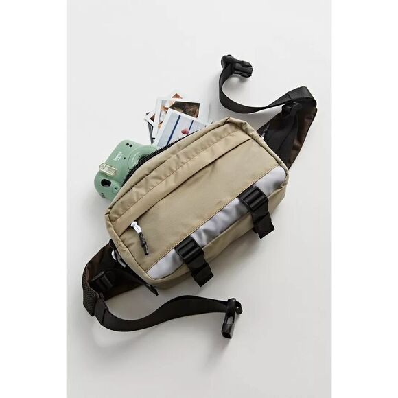 New Urban Outfitters UO Utility Hip Pack - Picture 3 of 8